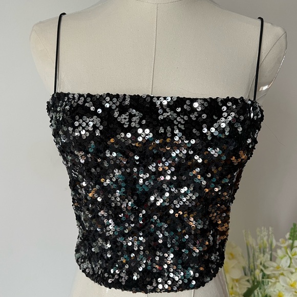 Garage Tops - GARAGE Women’s Sequin top in Black size Small